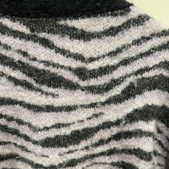 RE/DONE 90s Oversized Cardigan in Tiger Intarsia Black Purple S - Picture 6 of 8